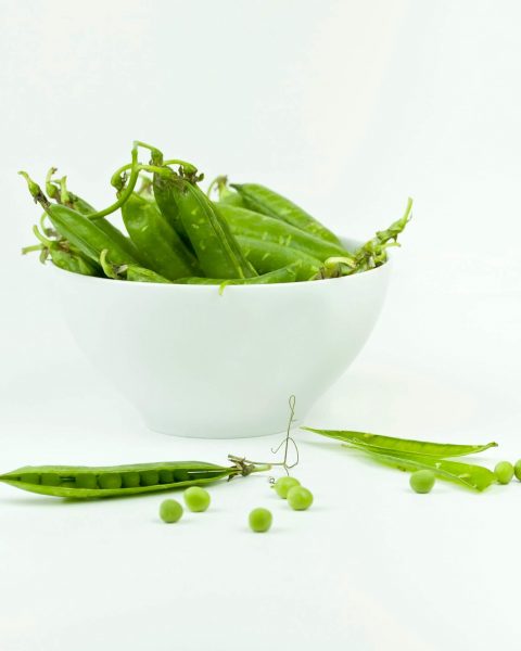 string-beans-on-bowl-768092